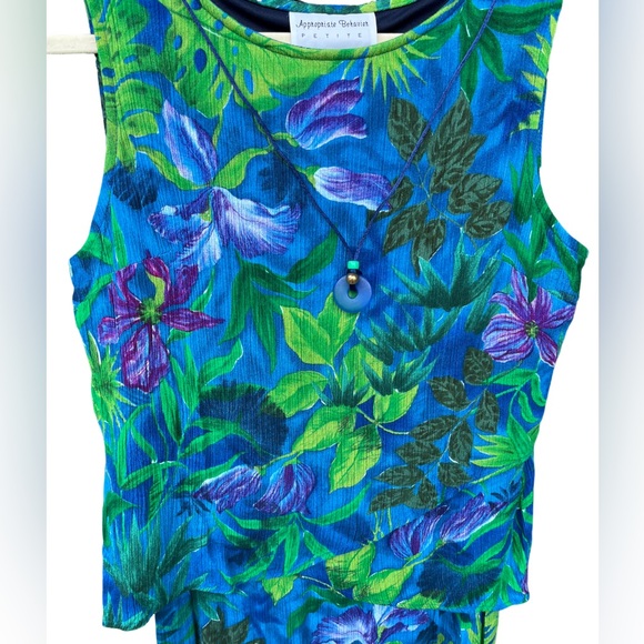 VINTAGE Vibrant Floral Rayon Dress - Picture 3 of 8